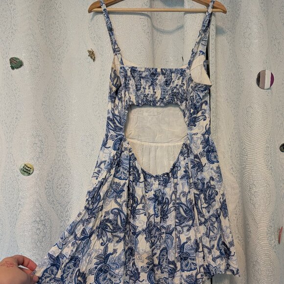 Blue and white Paisley sundress (with pockets!!) - Picture 2 of 2